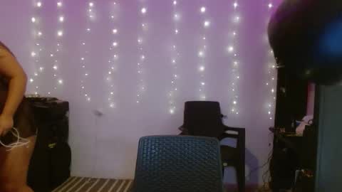 vane online show from December 3, 6:43 pm