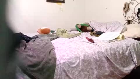 Snapshot of lacybell chatting on February 11, 9:20 am lacybell online show from February 11, 9:20 am