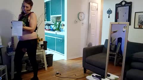 Snapshot of lacybell chatting on February 4, 3:22 am lacybell online show from February 4, 3:22 am