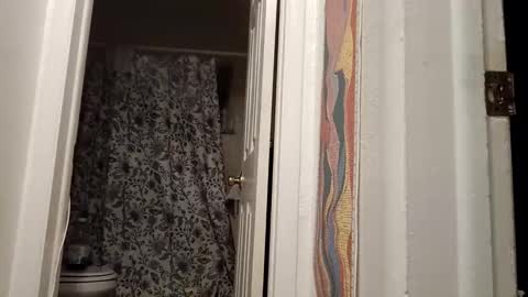 Snapshot of lacybell chatting on October 15, 3:42 am lacybell online show from October 15, 3:42 am