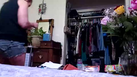 Snapshot of lacybell chatting on February 19, 1:18 am lacybell online show from February 19, 1:18 am