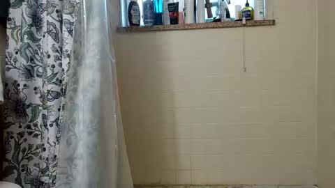 Snapshot of lacybell chatting on March 11, 12:44 am lacybell online show from March 11, 12:44 am