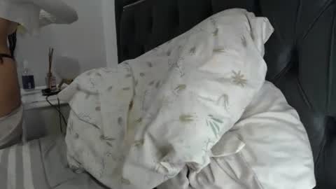 lady____a online show from May 28, 1:58 am