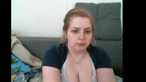 lady cute cat29 online show from April 25, 10:51 am