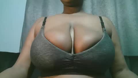 lady_dearra online show from April 21, 1:53 am