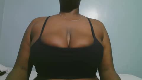 lady_dearra online show from February 4, 3:20 am