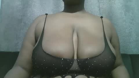 lady_dearra online show from September 15, 3:15 am