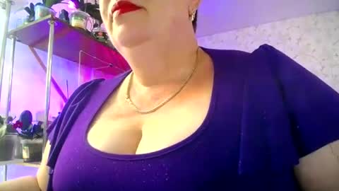 Lady Gloria online show from July 2, 1:28 pm