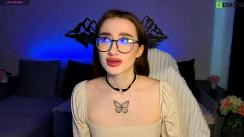 Olivia online show from April 28, 2:27 am