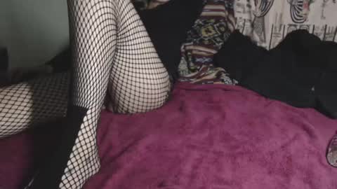 Snapshot of lady_simone chatting on February 23, 8:55 am lady_simone online show from February 23, 8:55 am