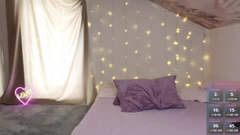 LadyAdele online show from April 11, 7:45 am