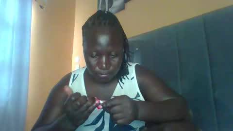 lindah32 online show from January 11, 12:10 pm