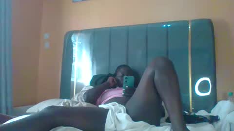 lindah32 online show from November 11, 6:09 am