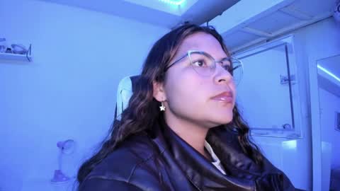  Lady  online show from April 8, 2:57 am