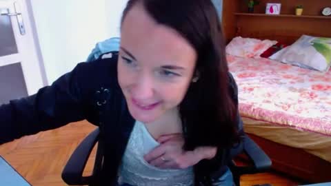 LadyLHoty online show from June 19, 4:43 pm
