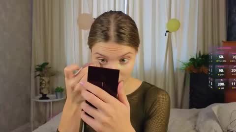 Snapshot of lafeti chatting on October 15, 7:33 am Lilia online show from October 15, 7:33 am