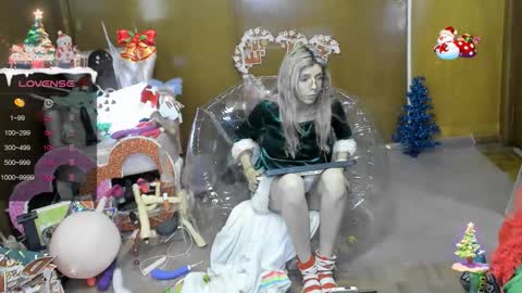 Skinnygirl online show from December 19, 11:19 pm