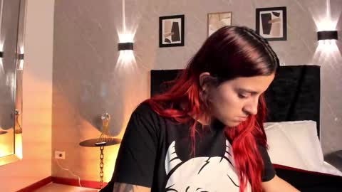 Snapshot of laia_jonees chatting on September 14, 12:14 pm Laia online show from September 14, 12:14 pm