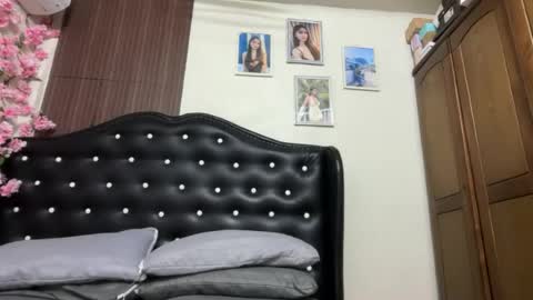 kristine online show from July 8, 11:34 am
