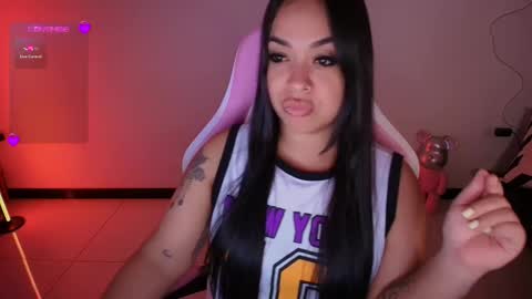 lalablack1_ online show from November 3, 2:04 am