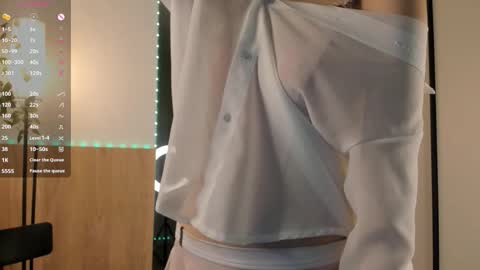 Julia online show from November 30, 8:02 pm