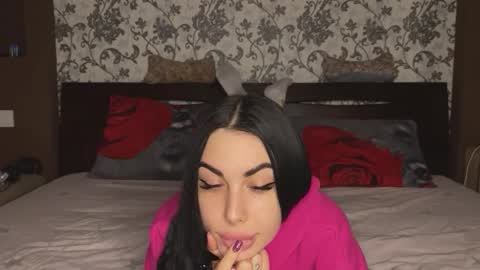 lana_del_play online show from February 6, 2:53 pm