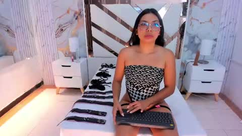 lana_hard_as online show from June 12, 7:33 pm