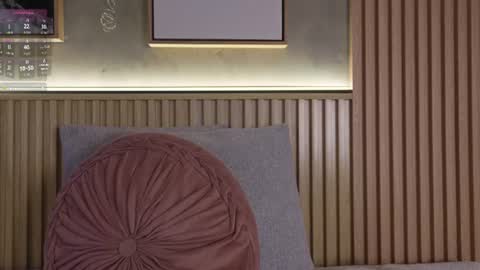 lana_lann online show from June 13, 4:32 am