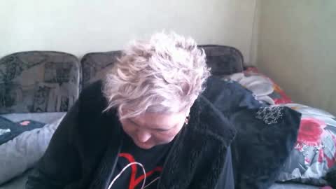 lanacat555 online show from November 5, 9:03 am