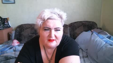 lanacat555 online show from September 20, 1:20 pm