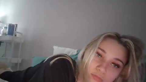 lanademira online show from January 9, 5:12 am