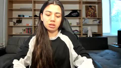 Lana online show from June 14, 2:39 pm