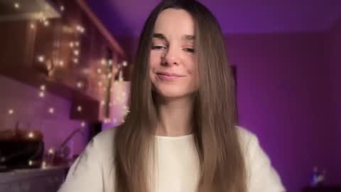 Snapshot of lanaloulou chatting on December 17, 9:05 pm Lana online show from December 17, 9:05 pm