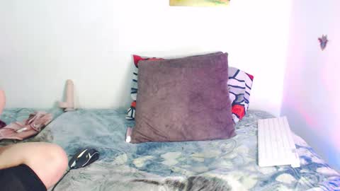 lanarave online show from December 4, 9:15 pm