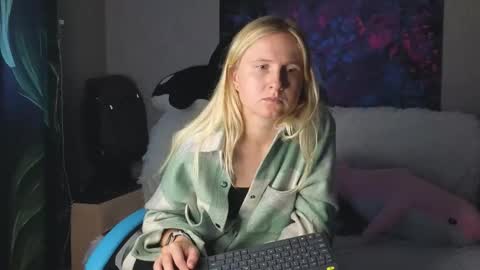 LanaviSmith online show from November 26, 6:58 am