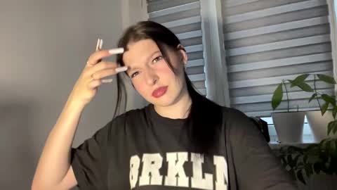 Sarah online show from February 17, 2:16 pm