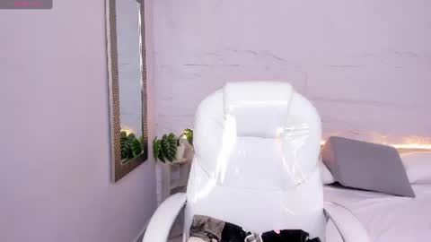 Lanna online show from July 11, 11:43 am