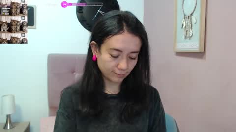 Snapshot of lanna_mills chatting on February 11, 1:30 pm Lanna online show from February 11, 1:30 pm