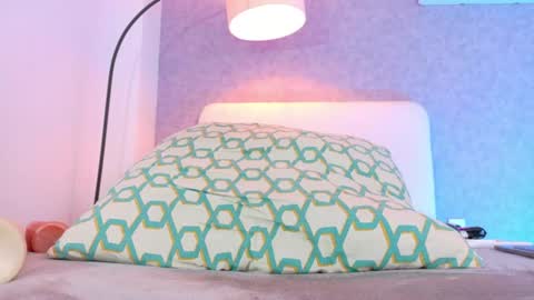 lanna_w online show from July 28, 8:52 pm