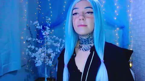 LANNIE   online show from November 15, 5:19 am