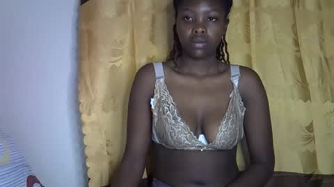 Snapshot of lara5872 chatting on October 19, 2:46 am lara online show from October 19, 2:46 am