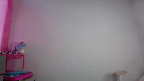 LARA online show from July 5, 10:37 pm