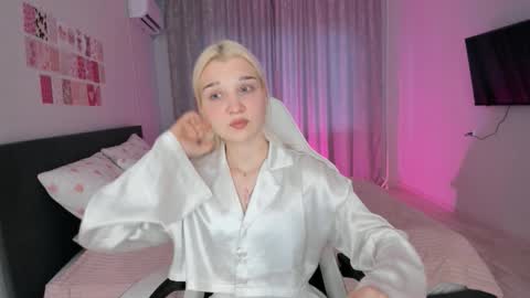 Lara online show from March 10, 4:05 am