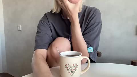 Lara Neon online show from October 13, 11:24 am