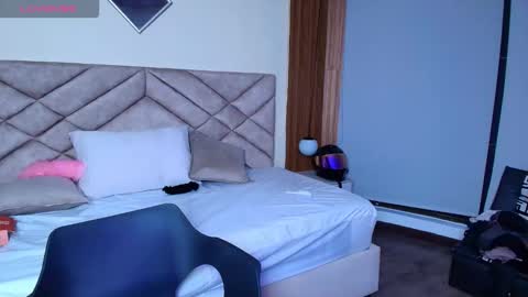 LaraCooper online show from March 10, 10:36 pm