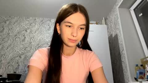 lara online show from April 17, 7:38 pm