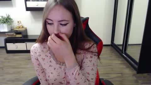 Laralianna online show from September 19, 1:43 pm