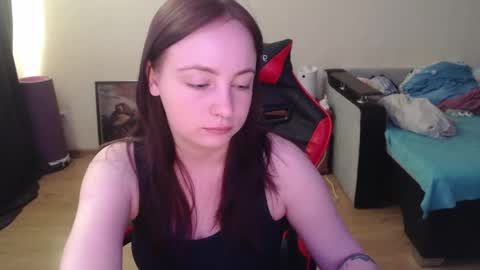 Laralianna online show from May 14, 2:01 pm