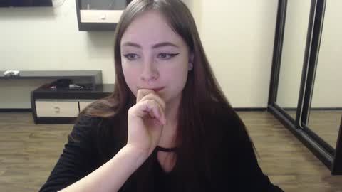 Laralianna online show from December 9, 4:37 pm