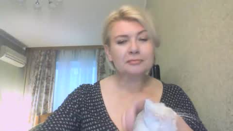 laramrs online show from October 25, 1:52 pm